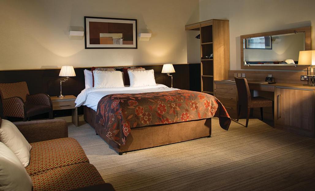 ניוטאונארדס Strangford Arms Hotel מראה חיצוני תמונה