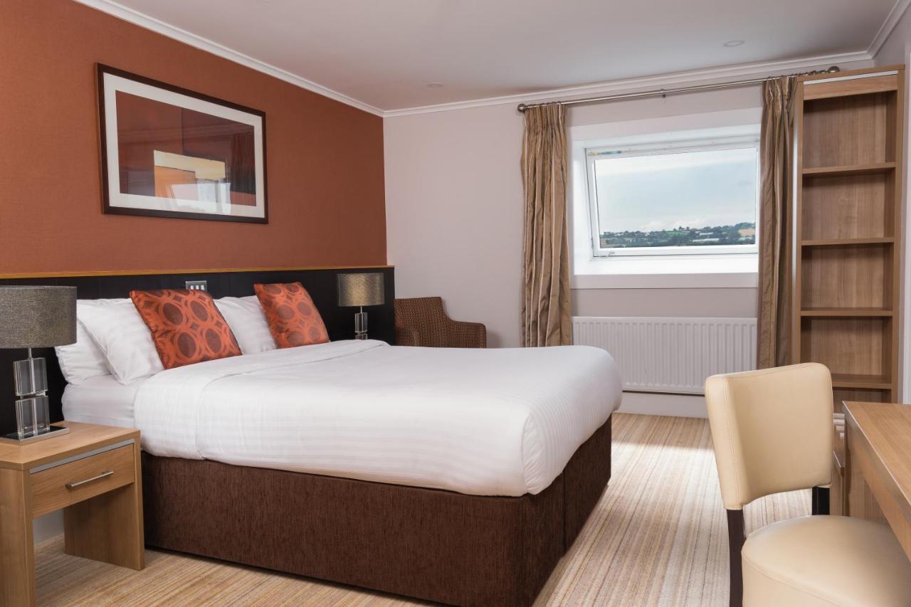 ניוטאונארדס Strangford Arms Hotel מראה חיצוני תמונה