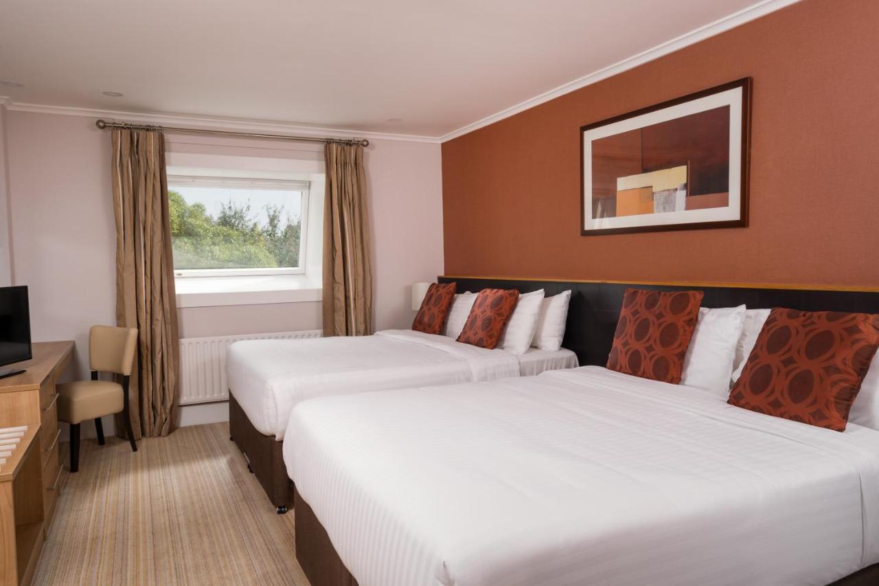 ניוטאונארדס Strangford Arms Hotel מראה חיצוני תמונה