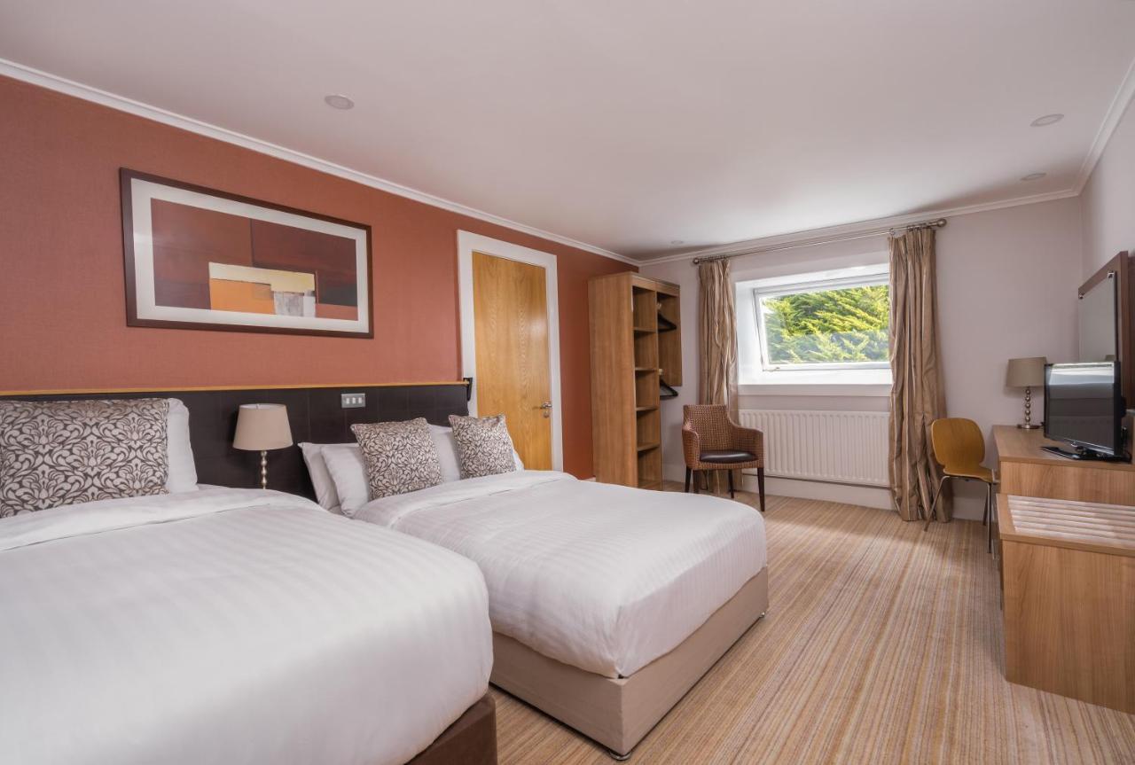 ניוטאונארדס Strangford Arms Hotel מראה חיצוני תמונה