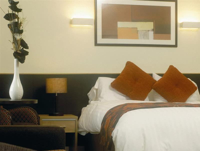 ניוטאונארדס Strangford Arms Hotel מראה חיצוני תמונה