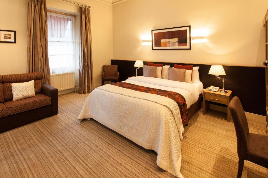 ניוטאונארדס Strangford Arms Hotel מראה חיצוני תמונה