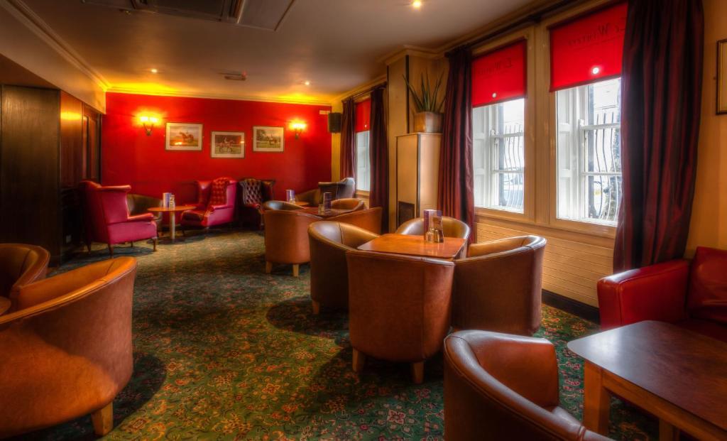 ניוטאונארדס Strangford Arms Hotel מראה חיצוני תמונה