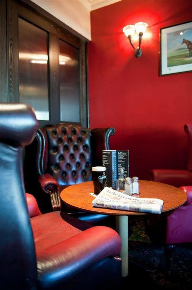 ניוטאונארדס Strangford Arms Hotel מראה חיצוני תמונה